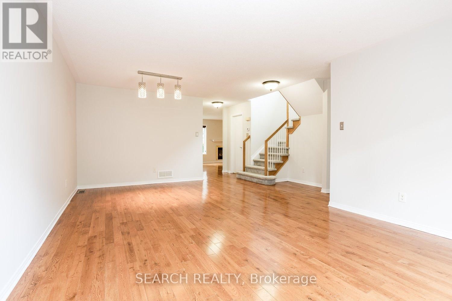 9 OAKHAM RIDGE Image 5