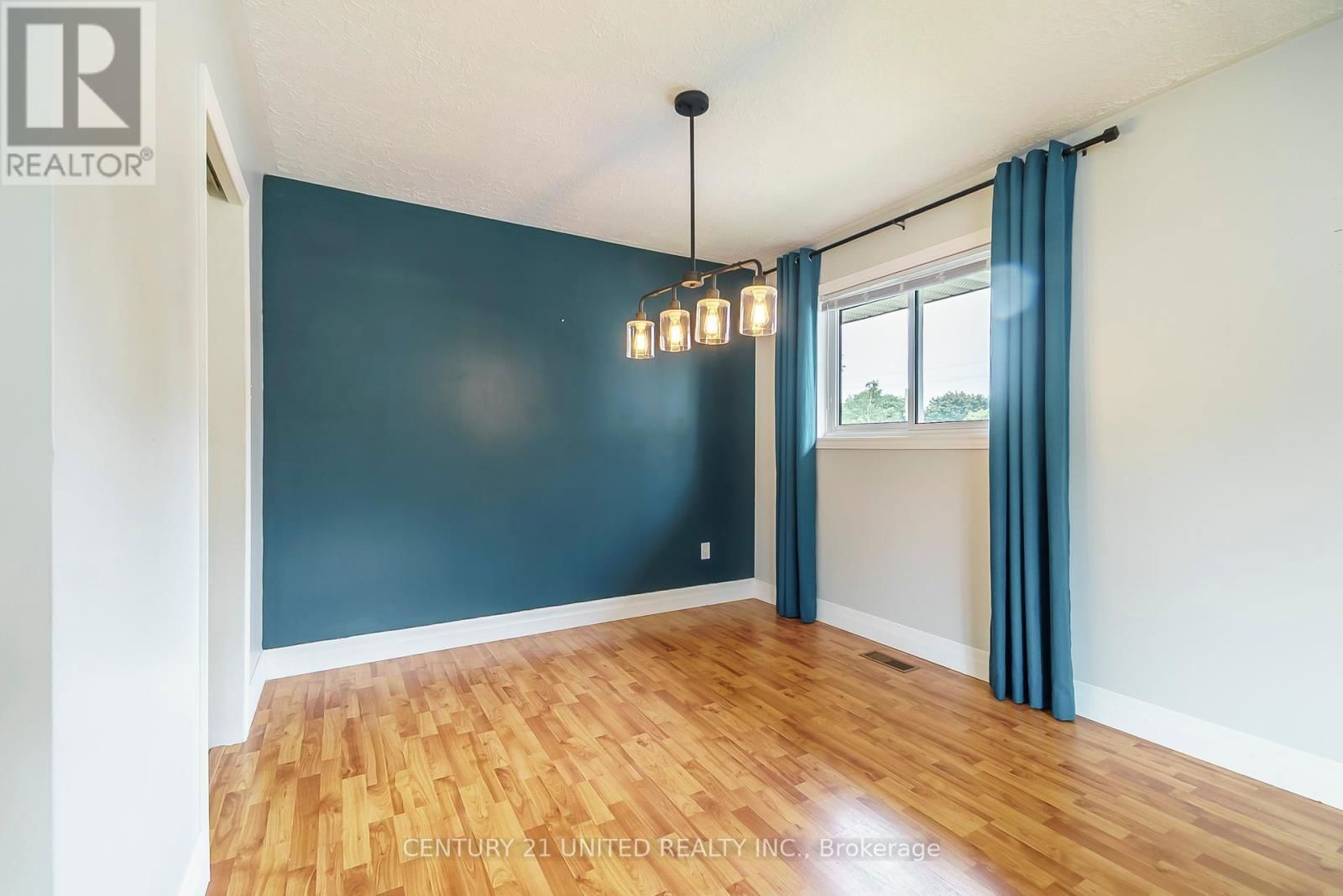 861 HILLIARD STREET Image 10