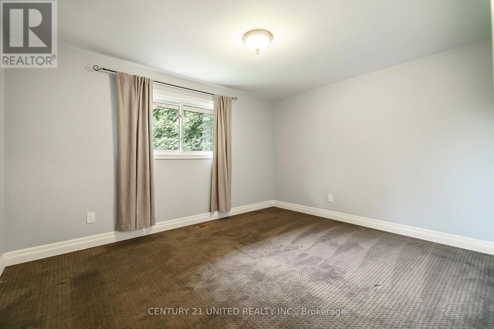 861 HILLIARD STREET Image 19