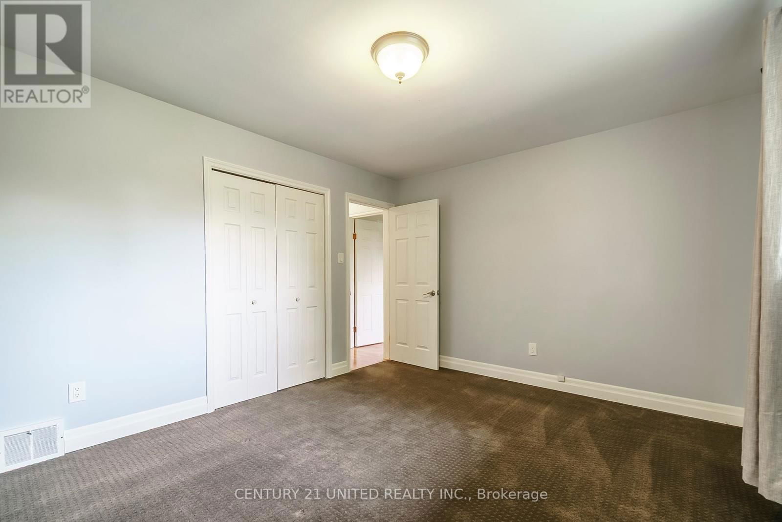 861 HILLIARD STREET Image 20