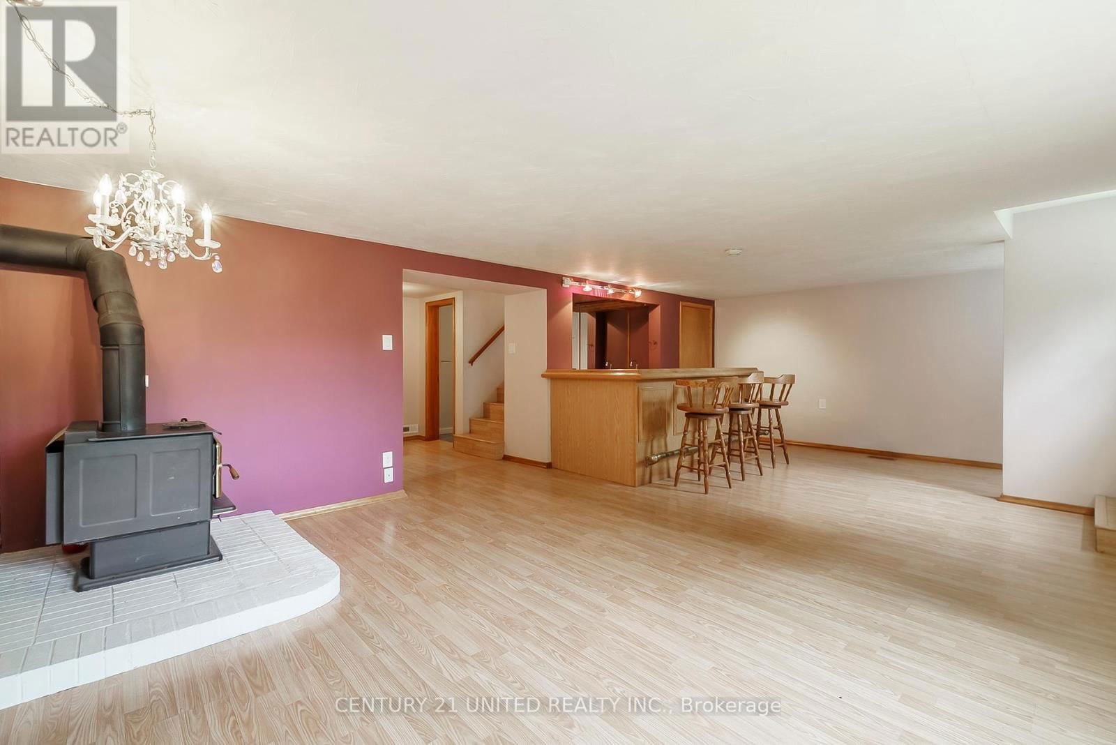 861 HILLIARD STREET Image 25
