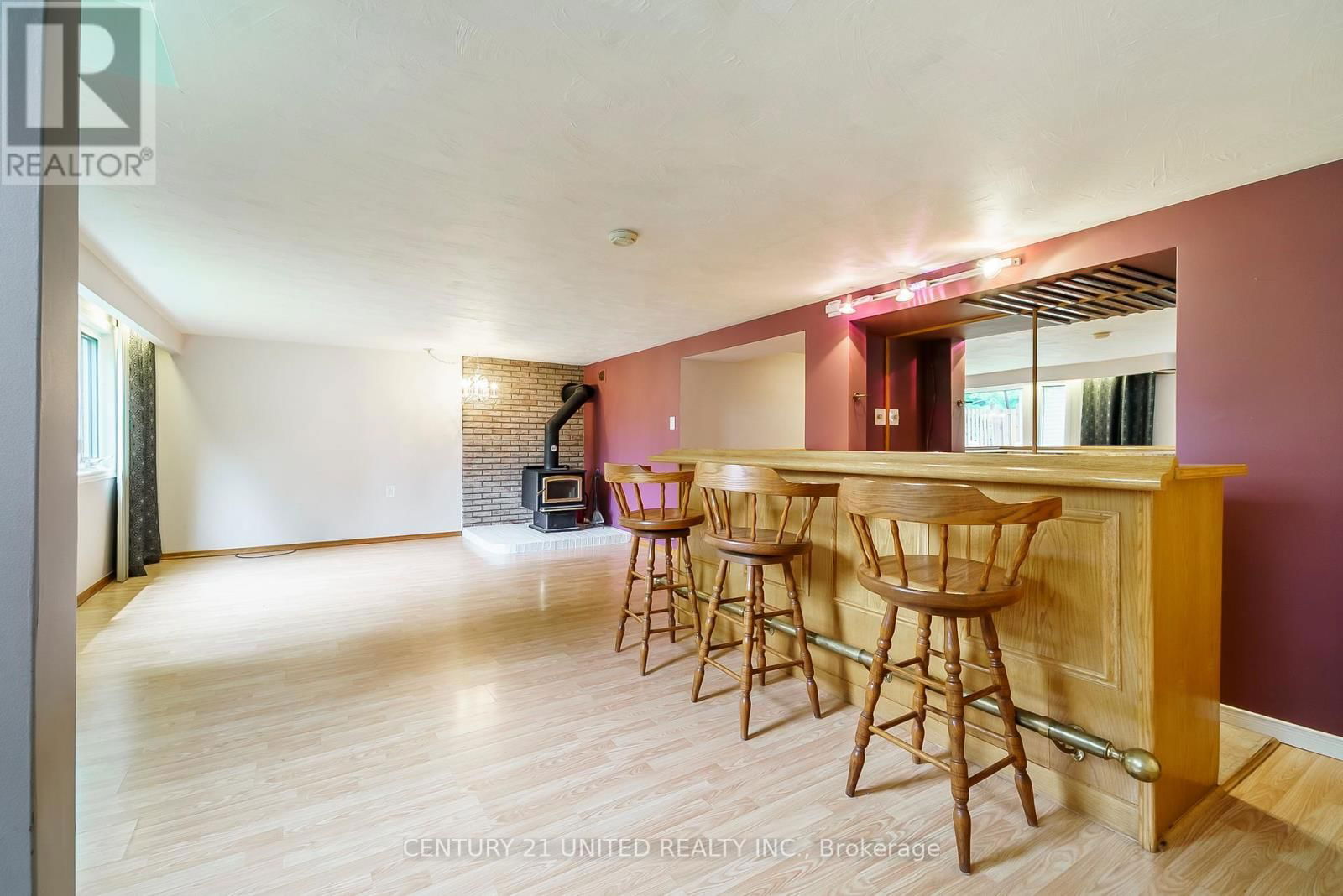861 HILLIARD STREET Image 26