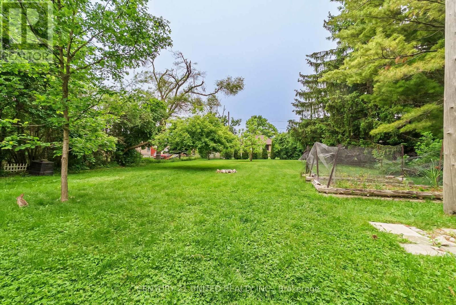 861 HILLIARD STREET Image 33