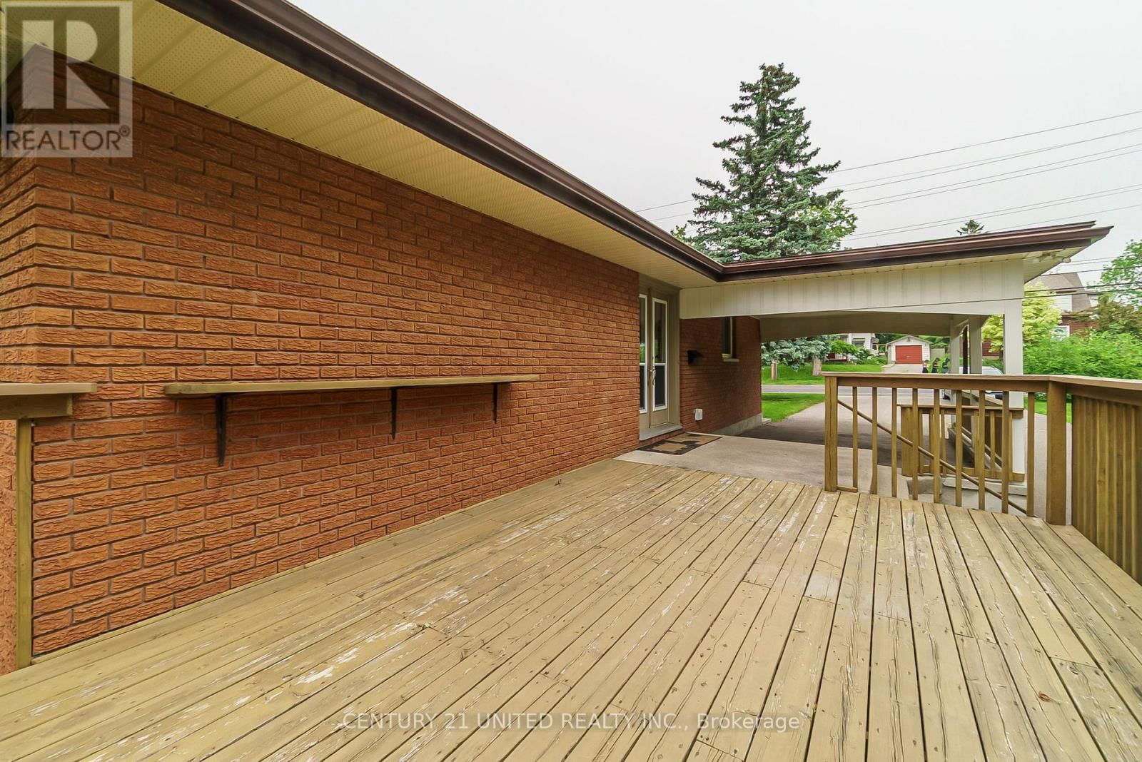 861 HILLIARD STREET Image 36