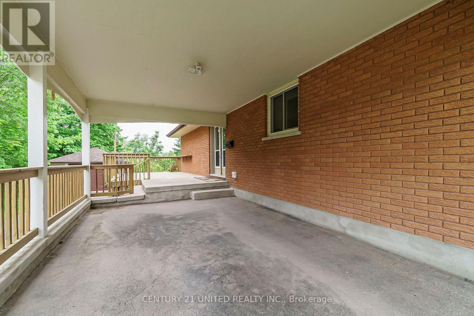 861 HILLIARD STREET Image 37