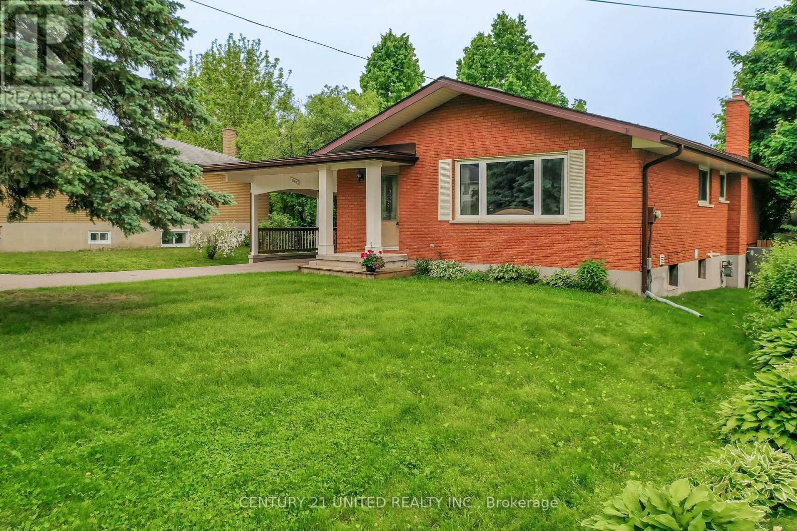 861 HILLIARD STREET Image 38