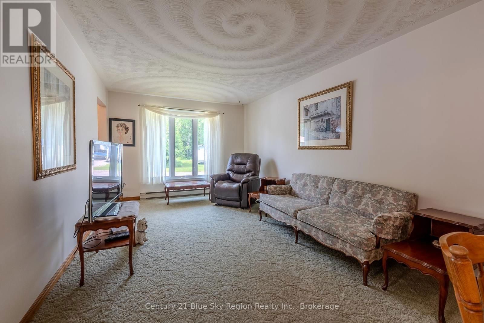 61 MASSEY DRIVE Image 12