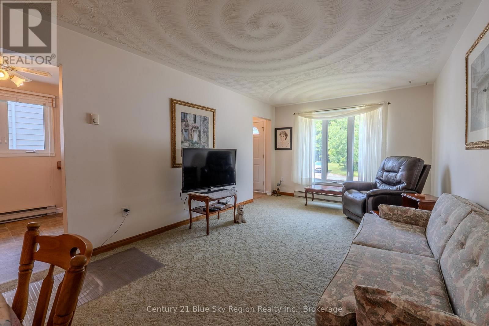 61 MASSEY DRIVE Image 13