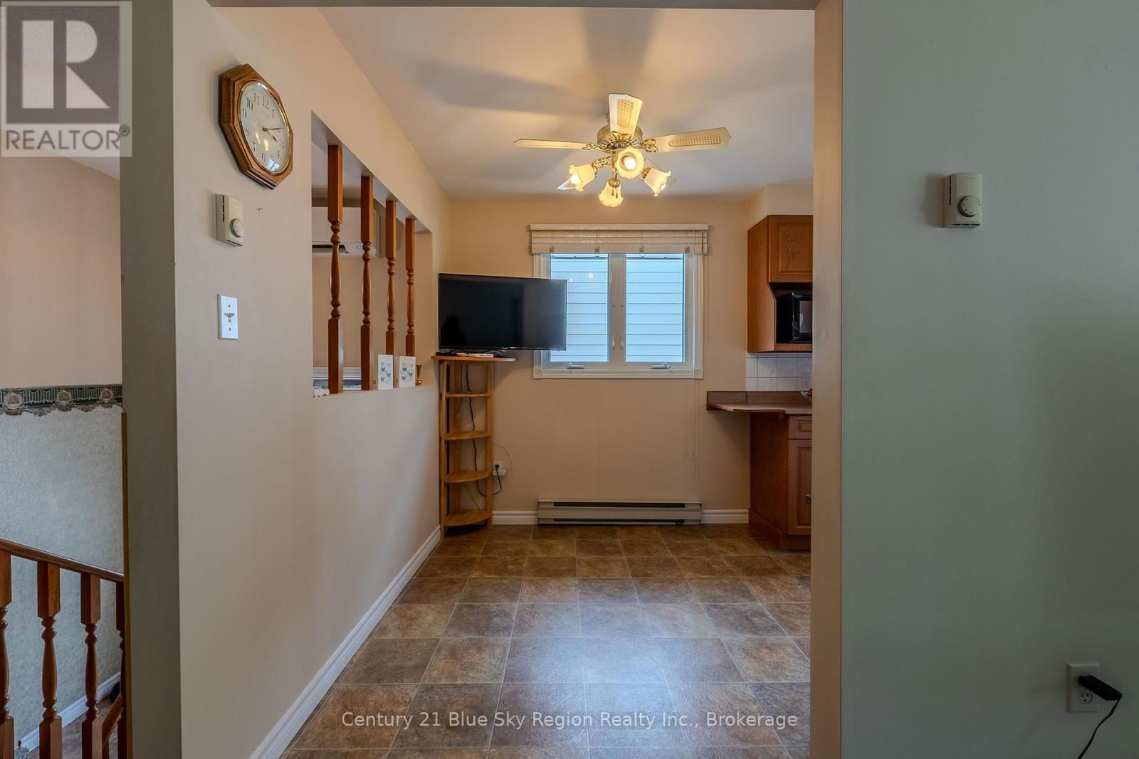 61 MASSEY DRIVE Image 8