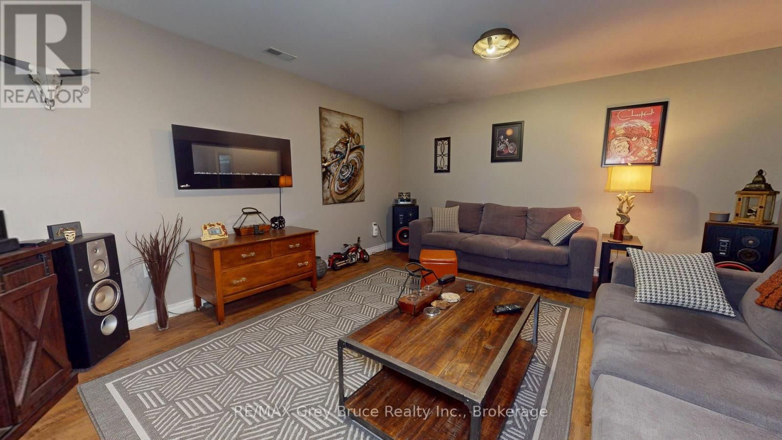 16 PATERSON STREET Image 32