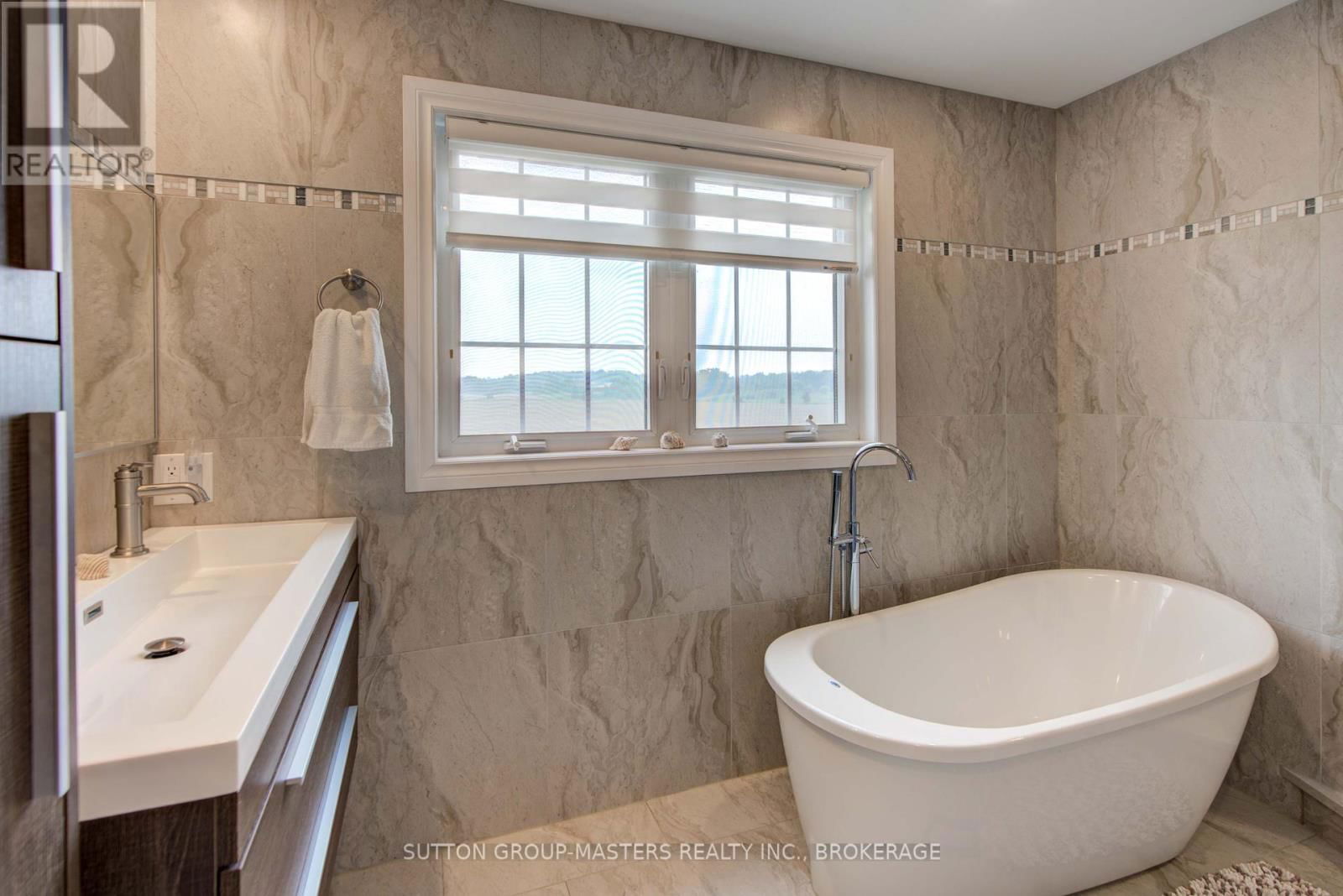 302 GREENS ROAD Image 14