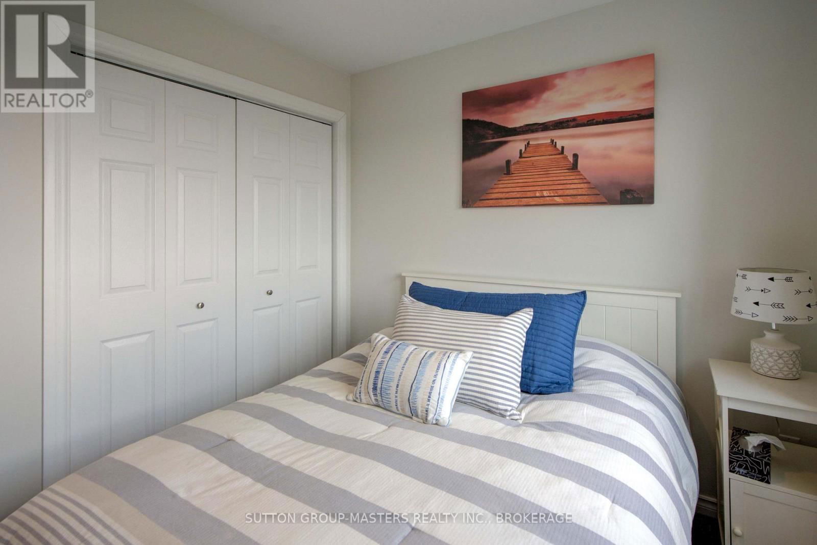 302 GREENS ROAD Image 18
