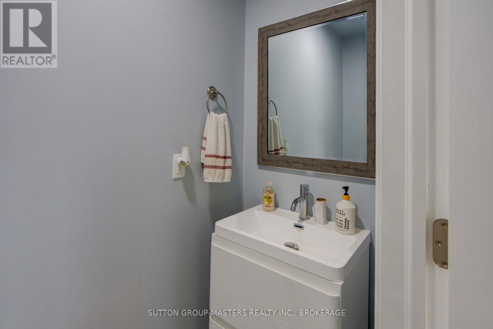 302 GREENS ROAD Image 23