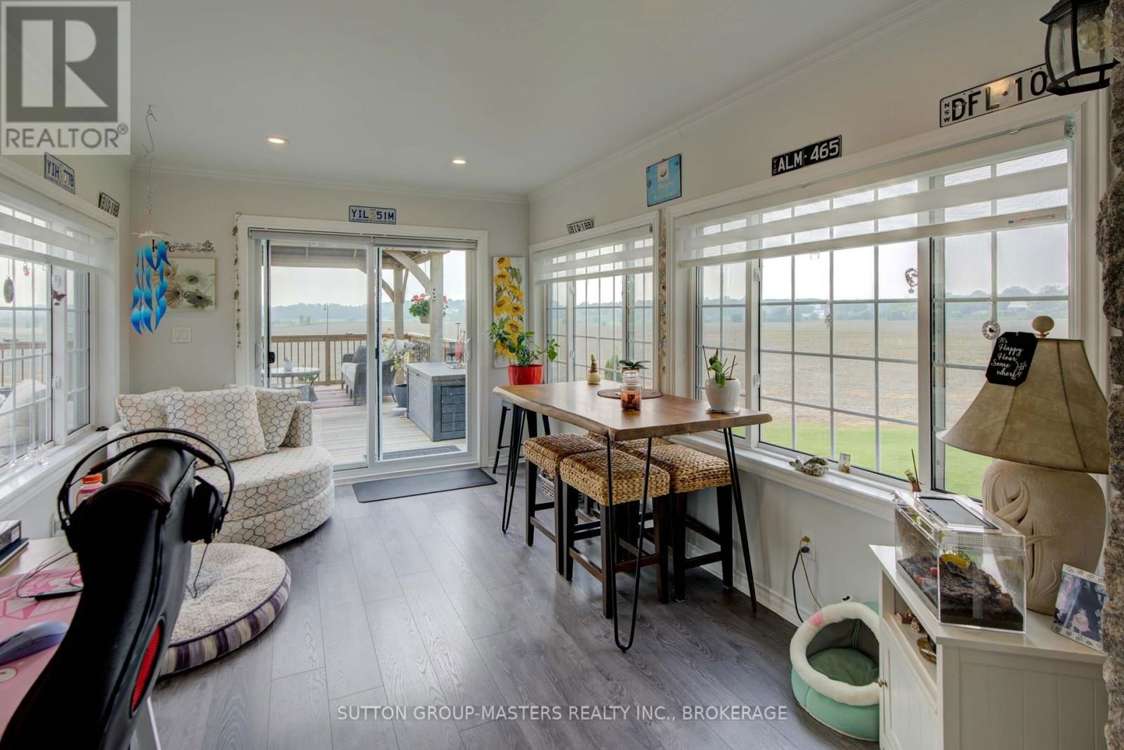 302 GREENS ROAD Image 25