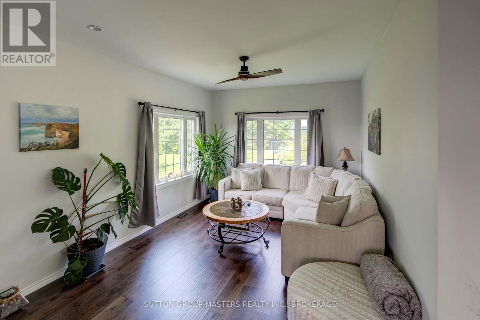 302 GREENS ROAD Image 34