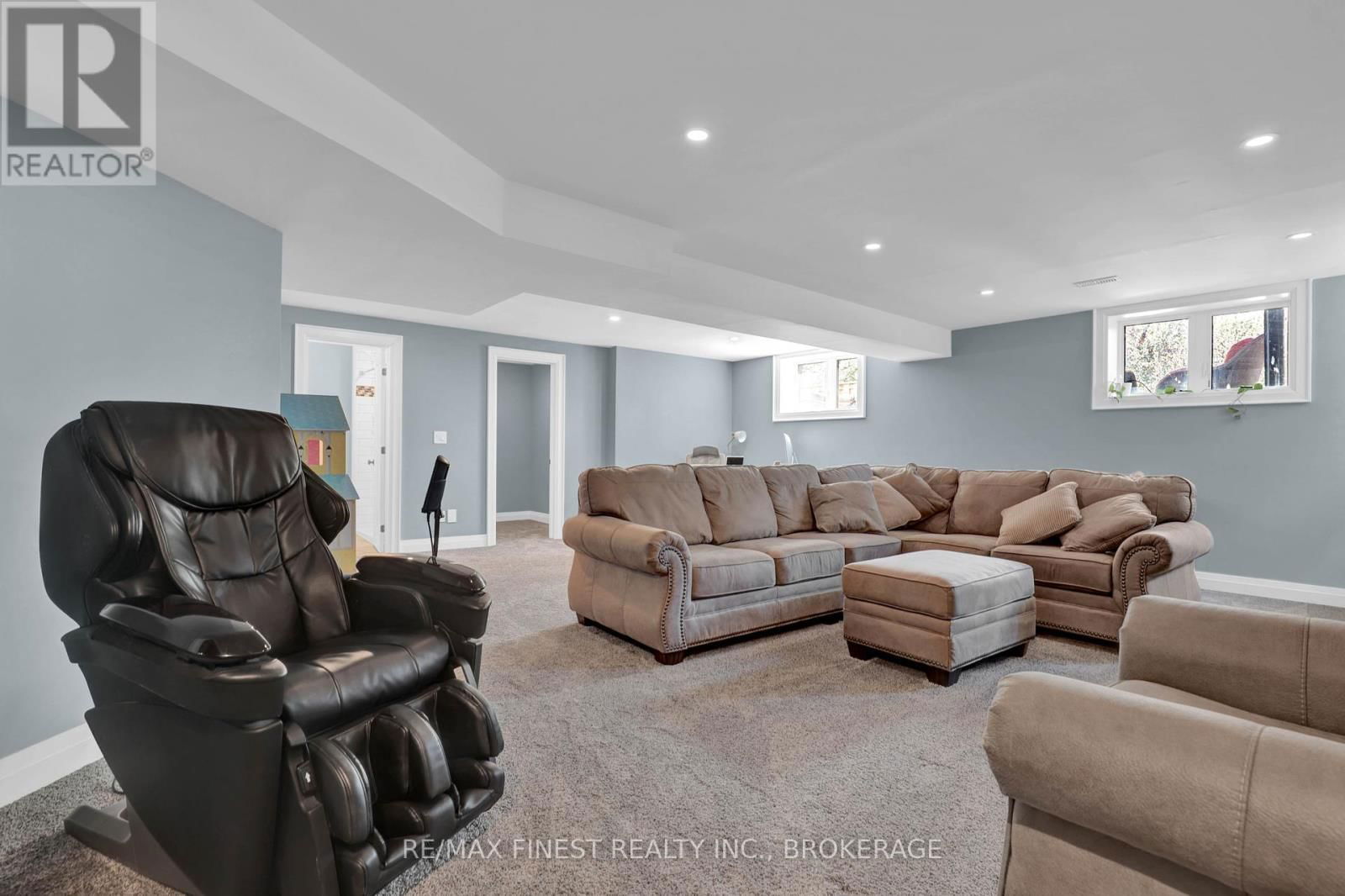 161 MCDONOUGH CRESCENT Image 33