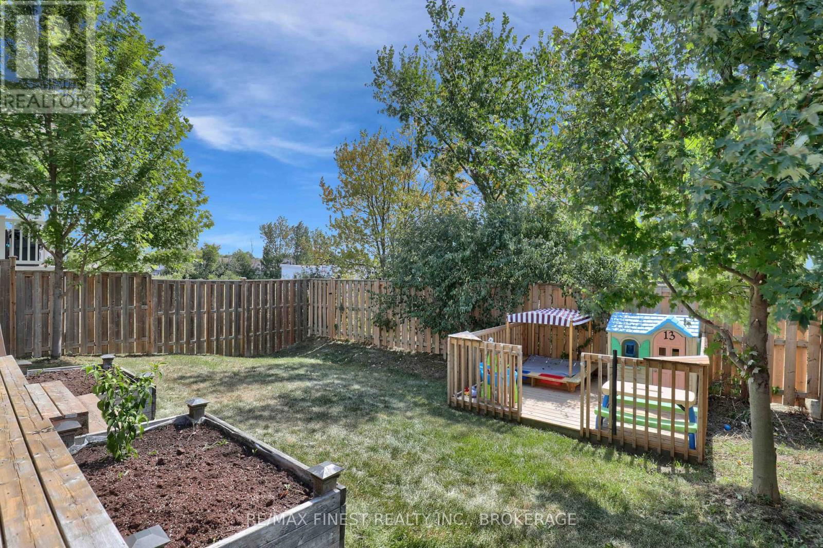 161 MCDONOUGH CRESCENT Image 43