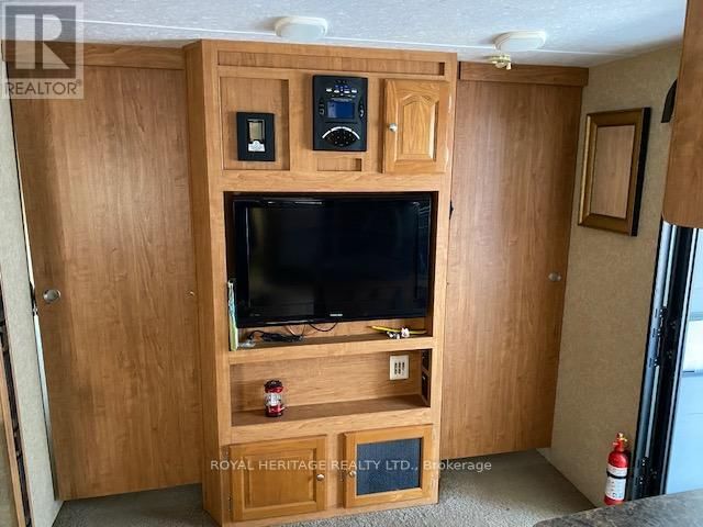 920 SKYLINE ROAD Image 15