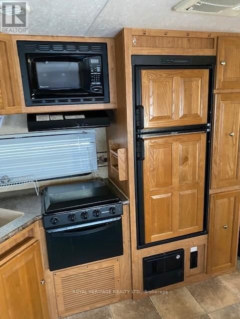920 SKYLINE ROAD Image 18