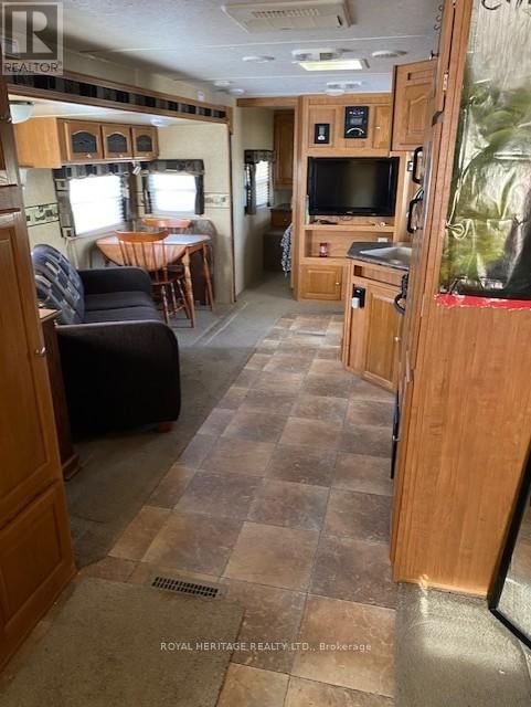 920 SKYLINE ROAD Image 23