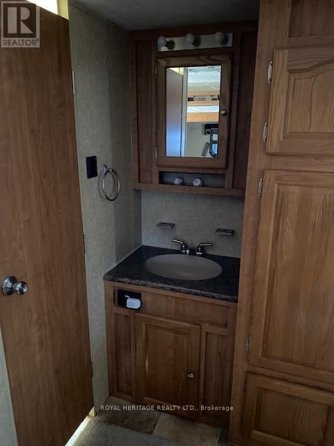 920 SKYLINE ROAD Image 29