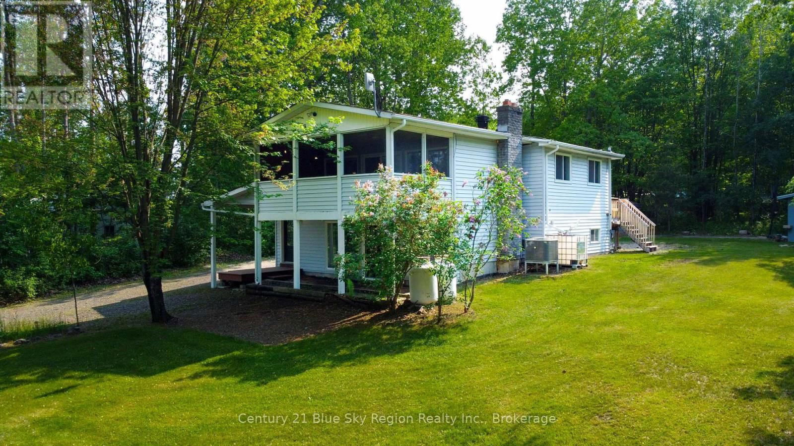425 TILLICUM BAY ROAD Image 1