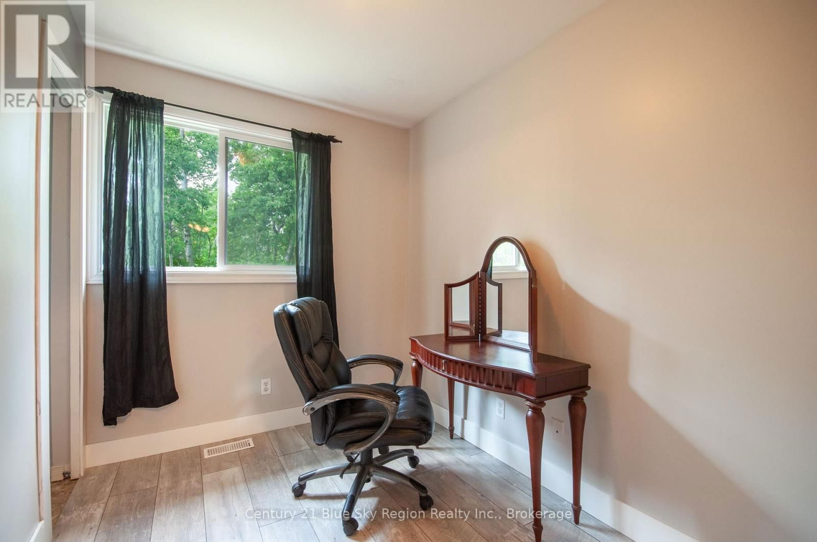 425 TILLICUM BAY ROAD Image 16