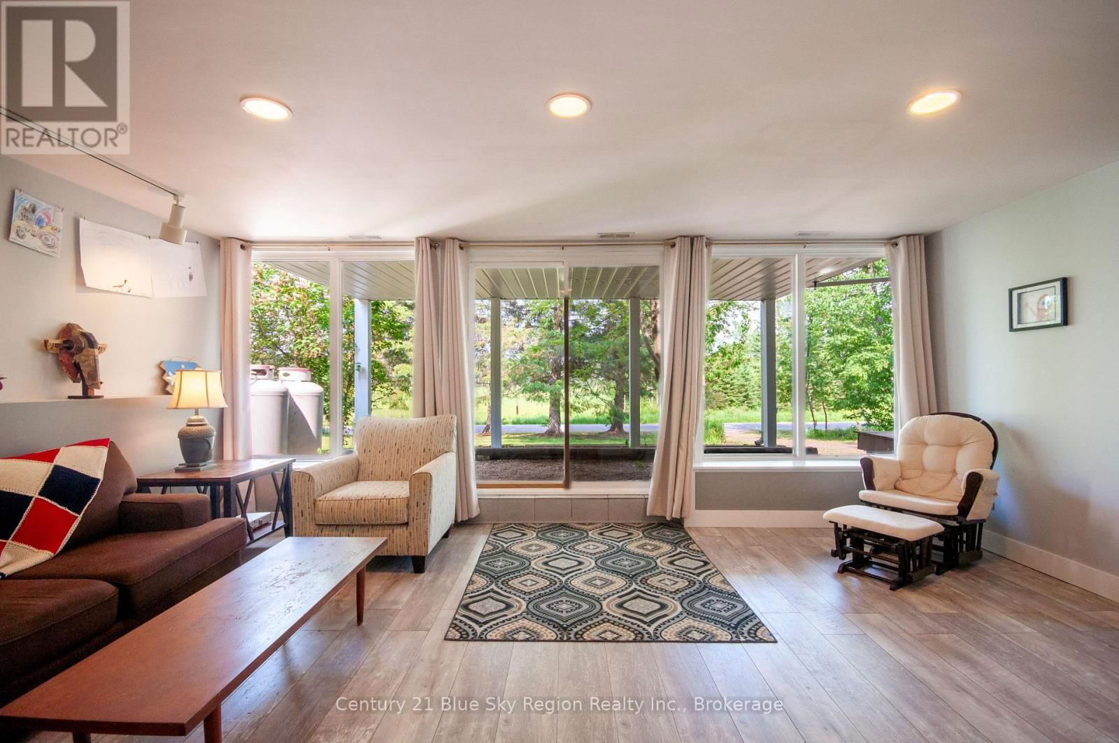 425 TILLICUM BAY ROAD Image 19