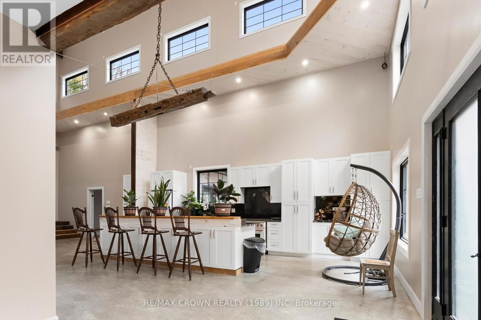 24 SUN VALLEY WAY Image 12