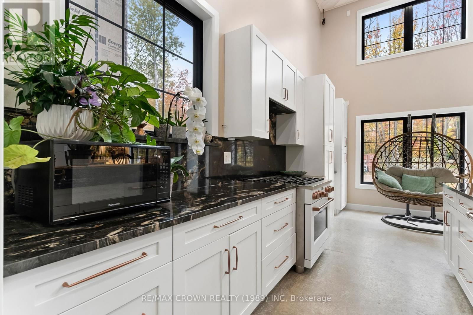 24 SUN VALLEY WAY Image 13