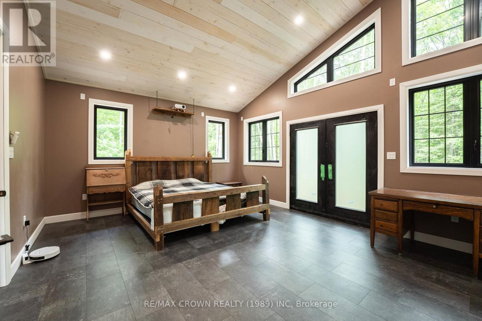 24 SUN VALLEY WAY Image 21