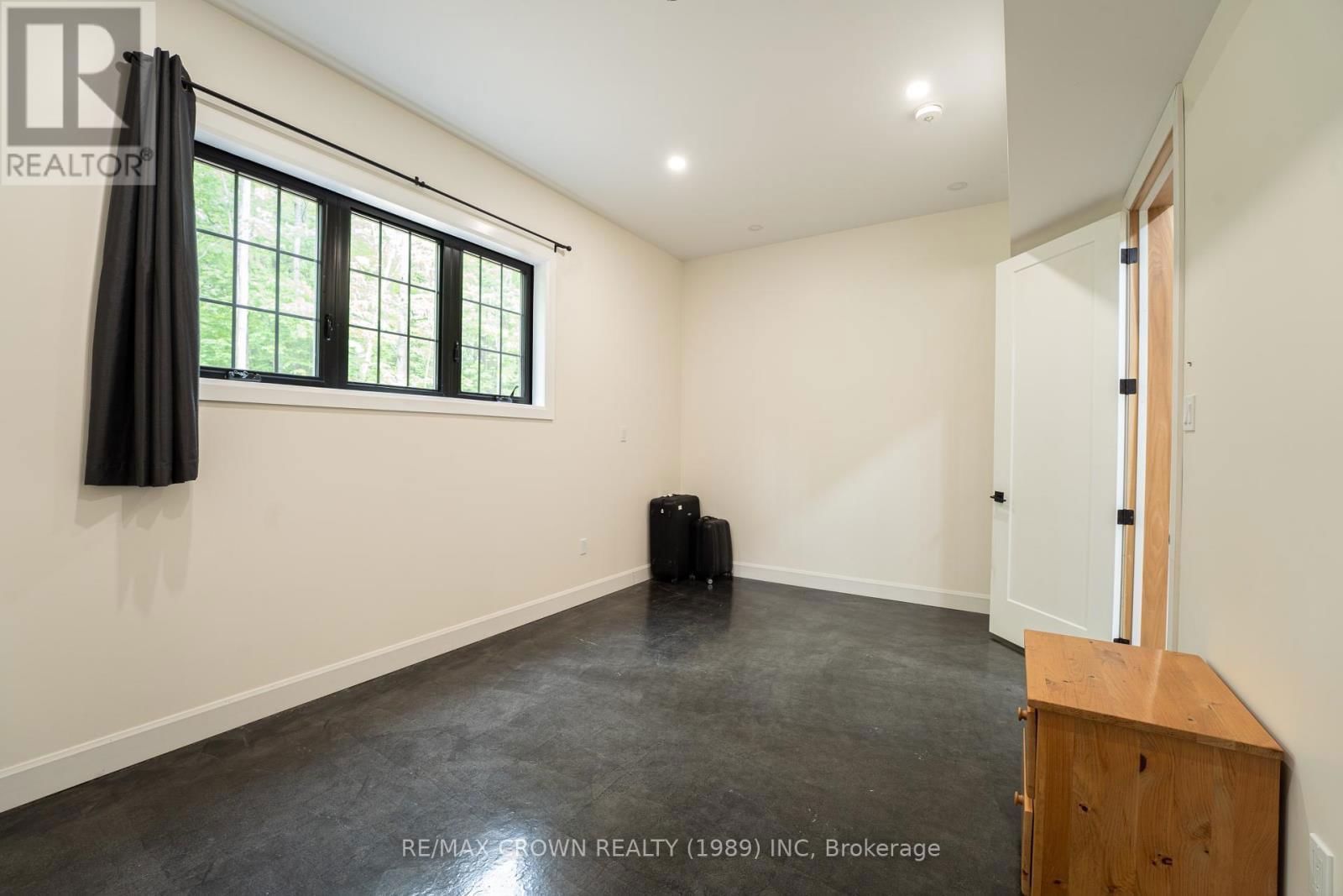 24 SUN VALLEY WAY Image 27