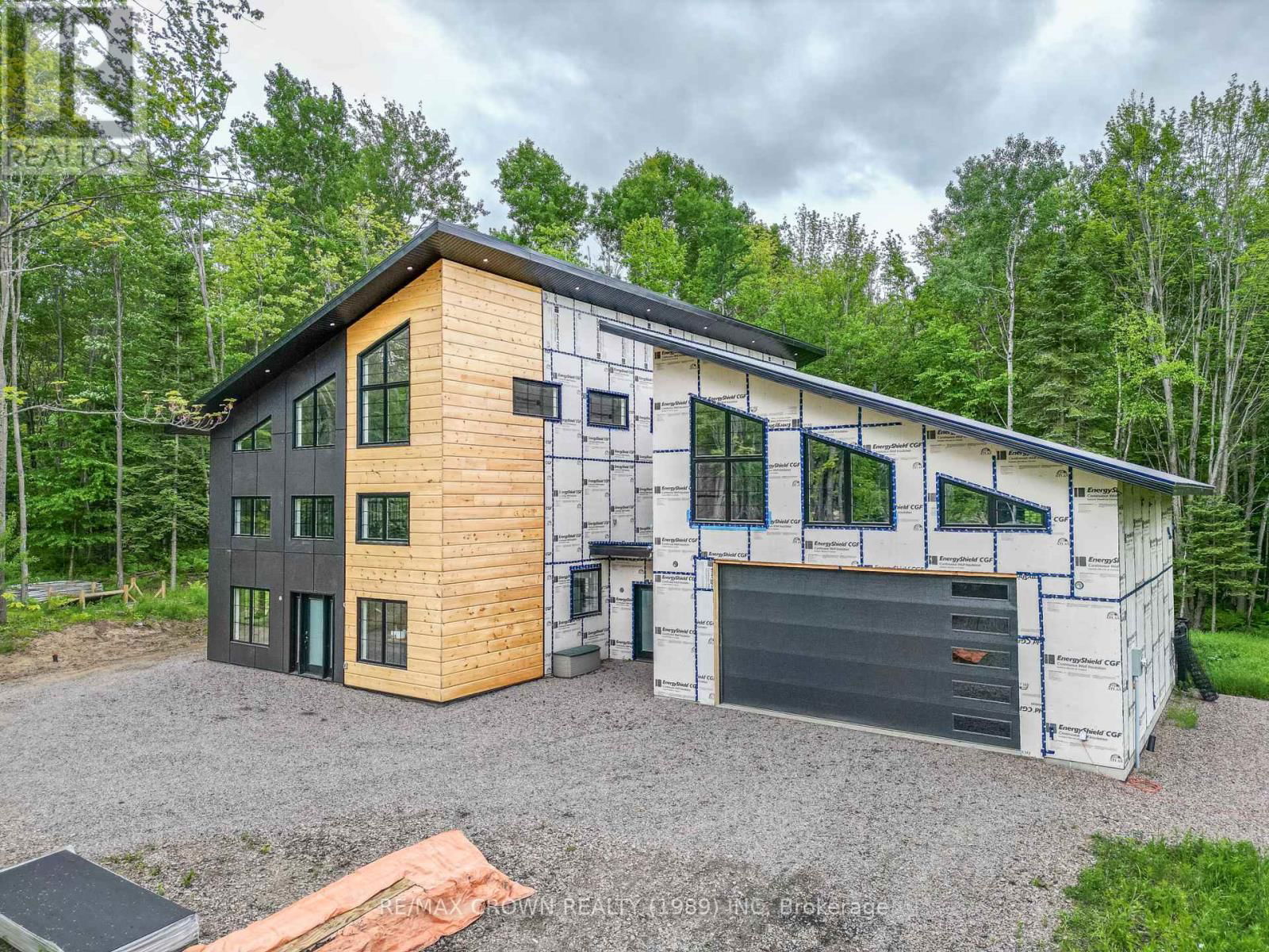 24 SUN VALLEY WAY Image 3