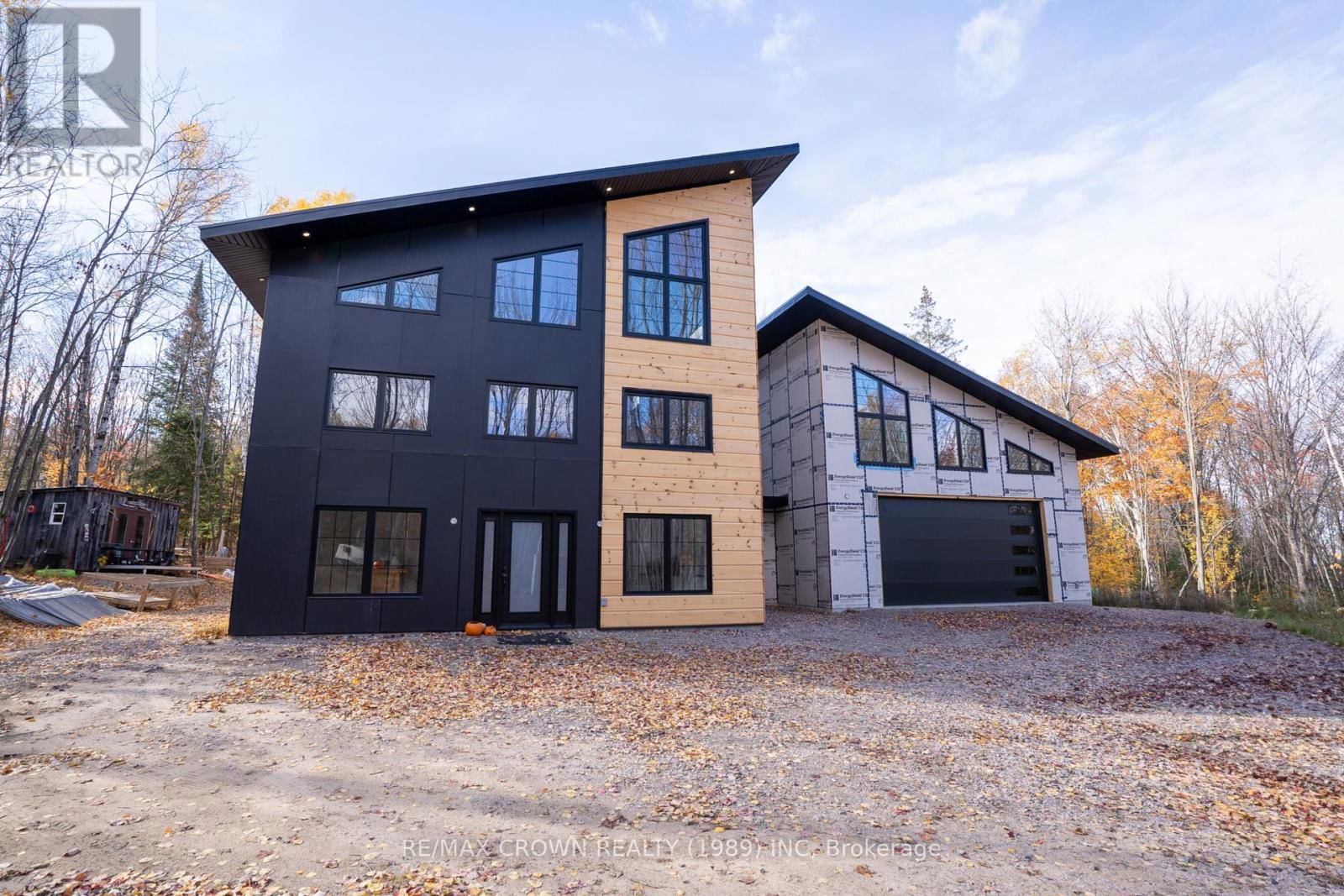 24 SUN VALLEY WAY Image 4