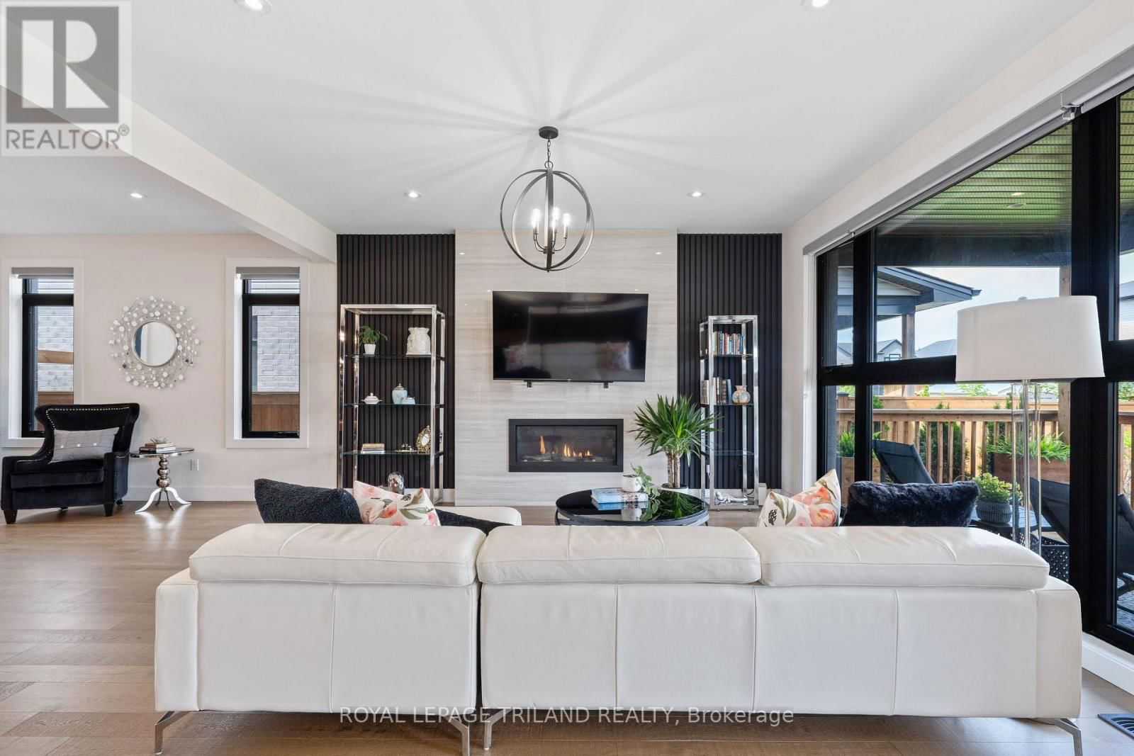 1754 BRAYFORD AVENUE Image 11