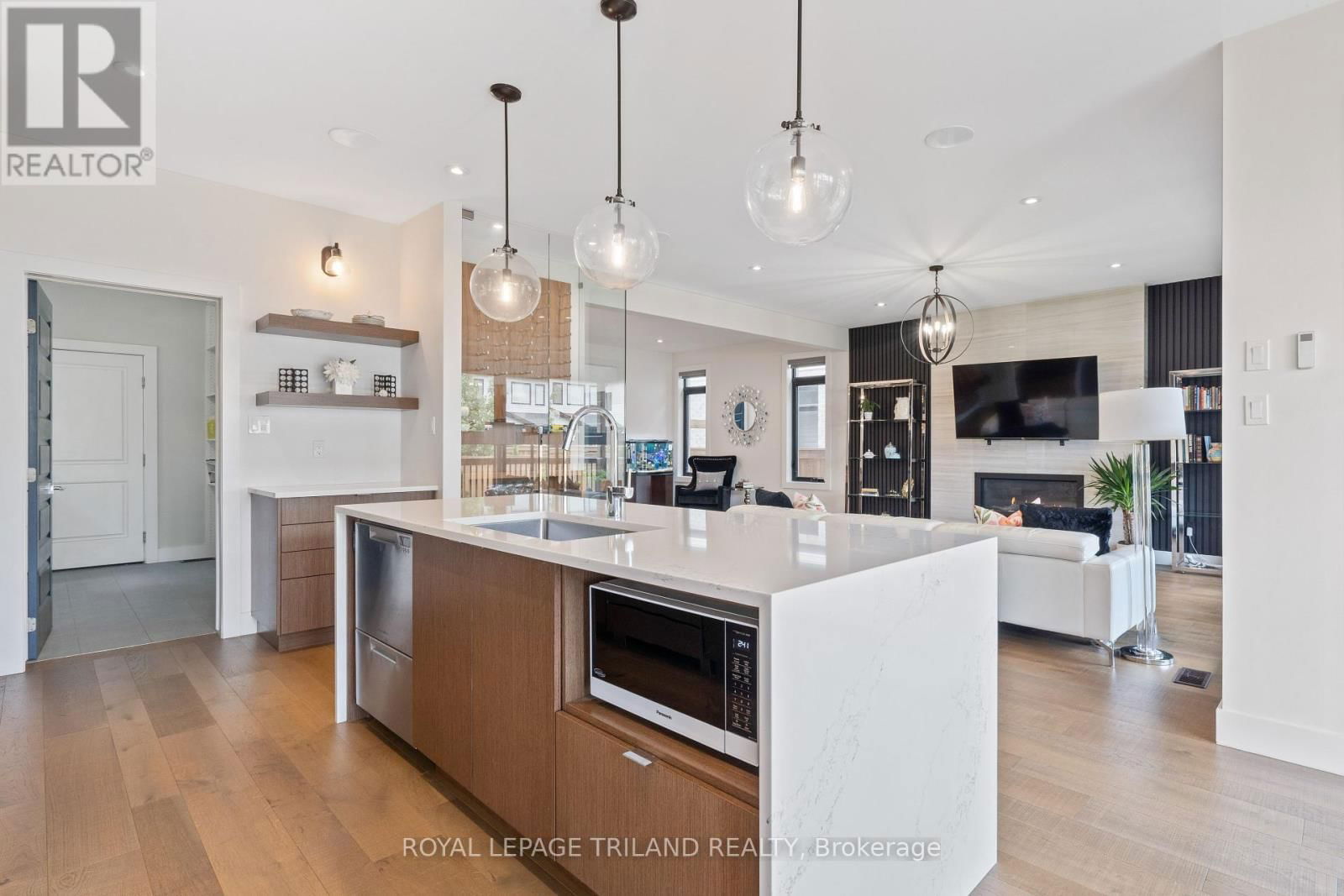 1754 BRAYFORD AVENUE Image 19