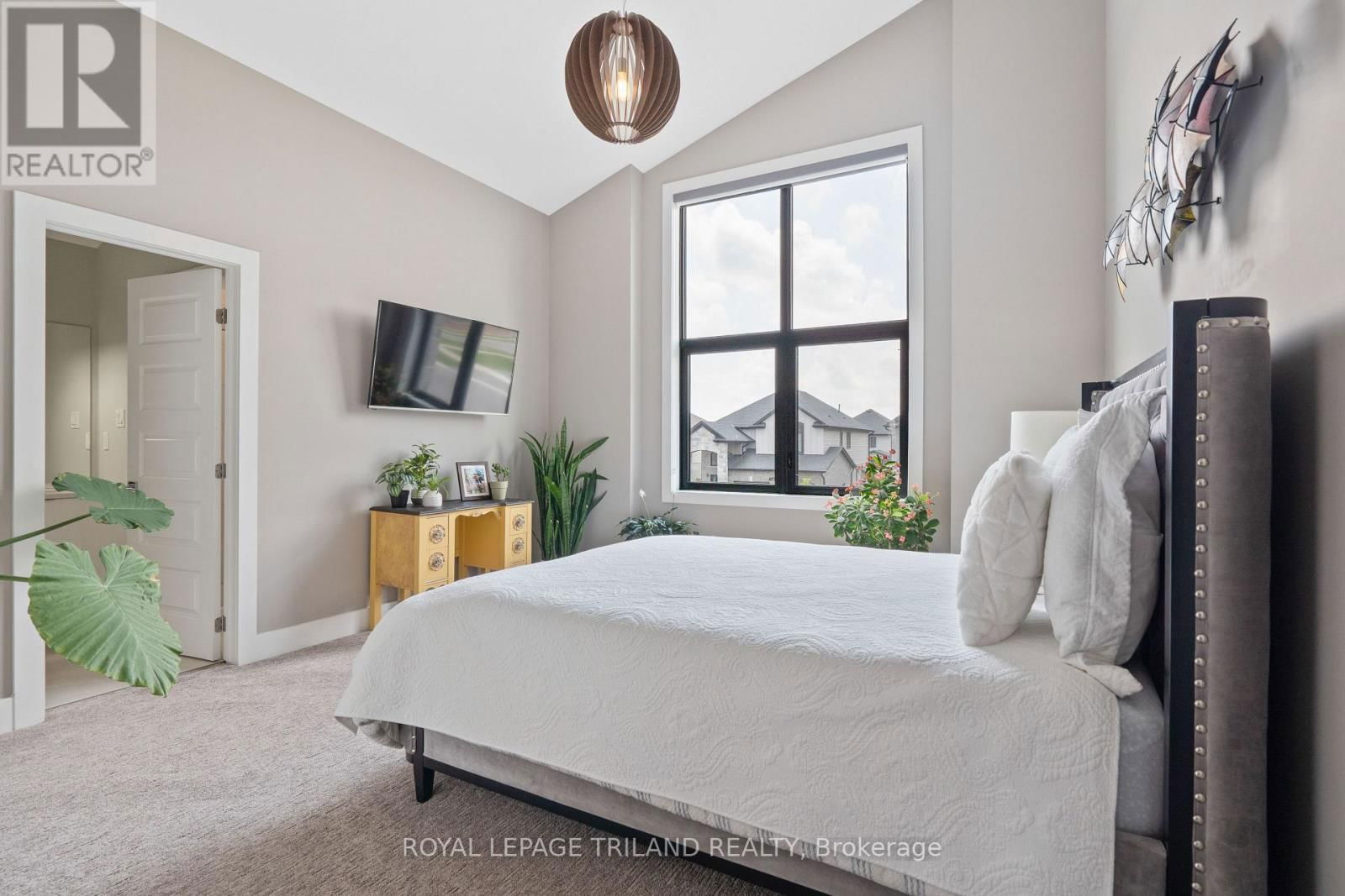 1754 BRAYFORD AVENUE Image 29