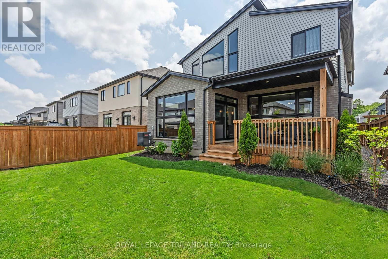 1754 BRAYFORD AVENUE Image 44
