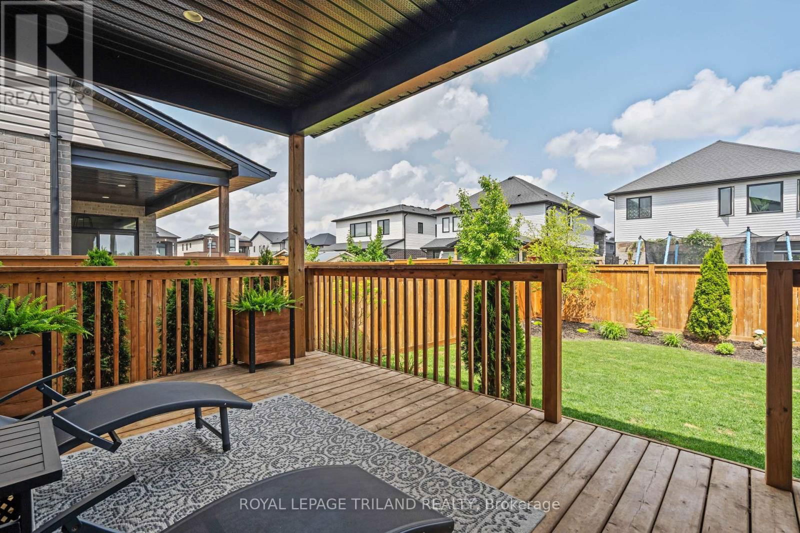 1754 BRAYFORD AVENUE Image 47