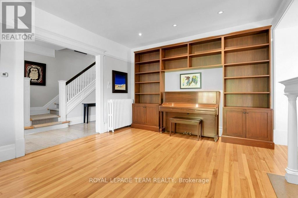 7 SECOND AVENUE Image 8