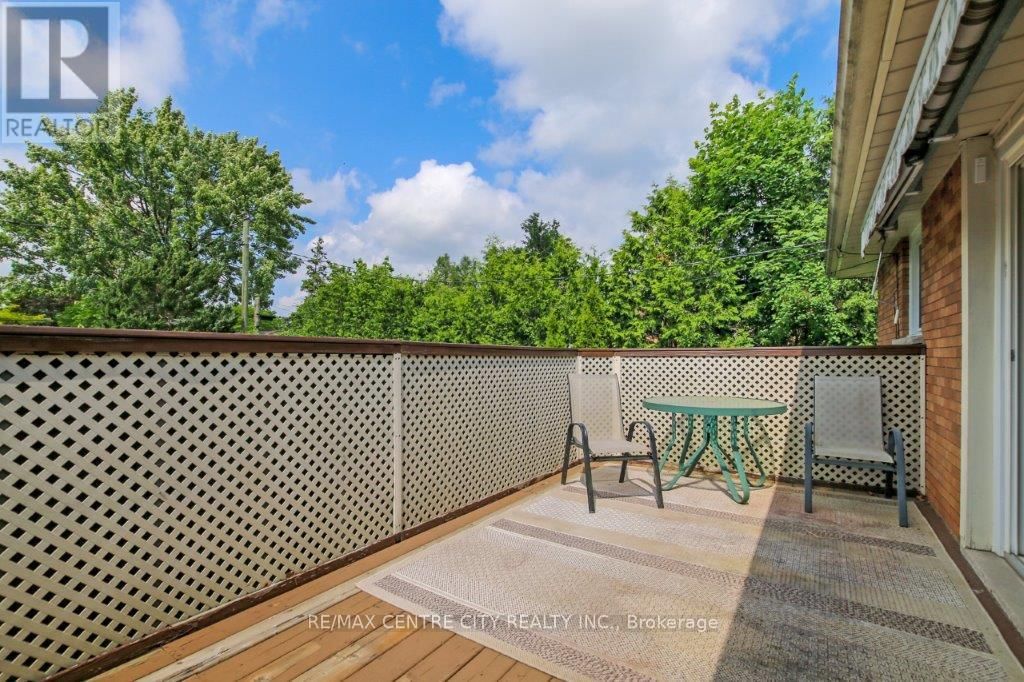 294 BURLINGTON CRESCENT Image 14