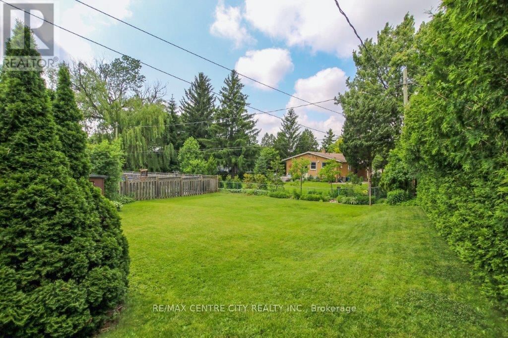 294 BURLINGTON CRESCENT Image 2