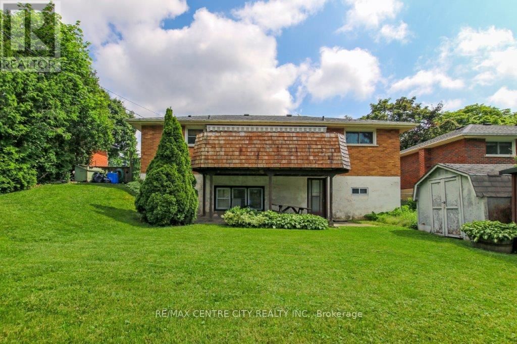 294 BURLINGTON CRESCENT Image 3