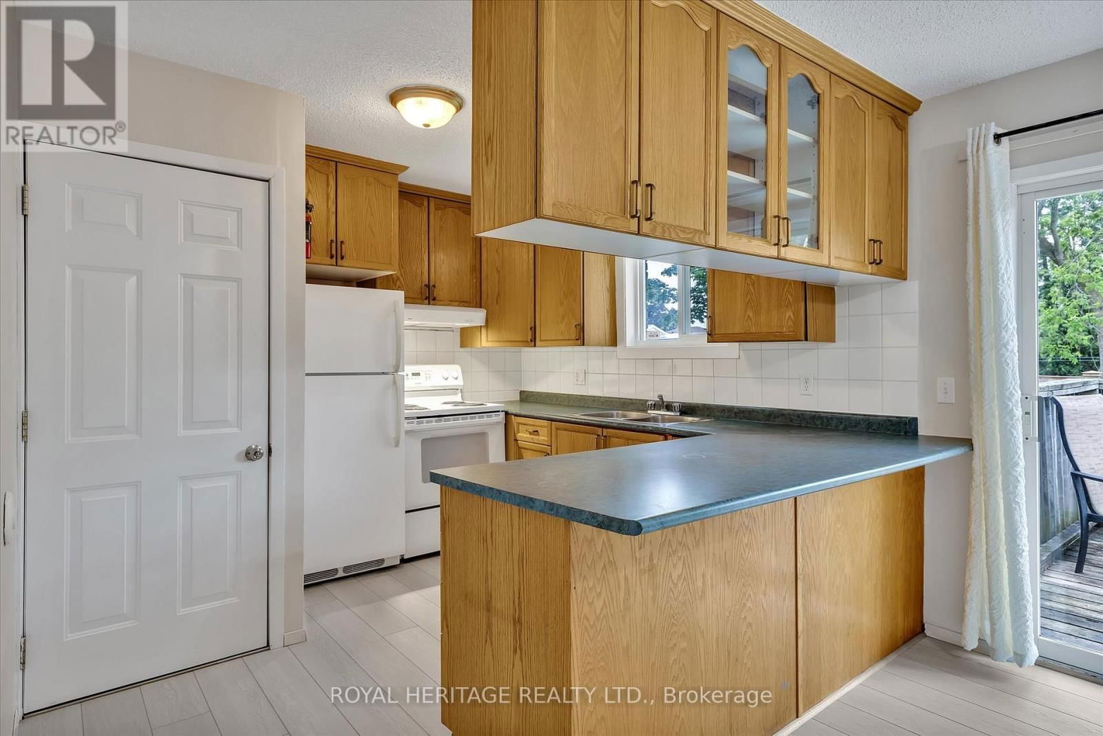 64 GEORGE STREET WEST Image 14