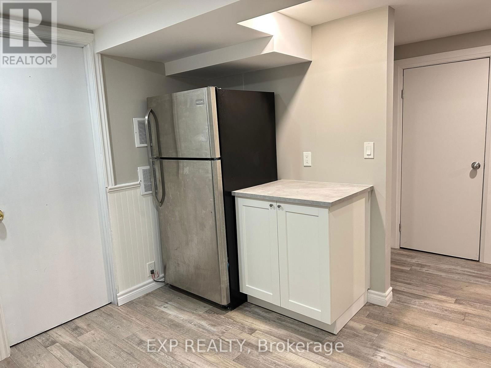 84 SHERWOOD AVENUE Image 16