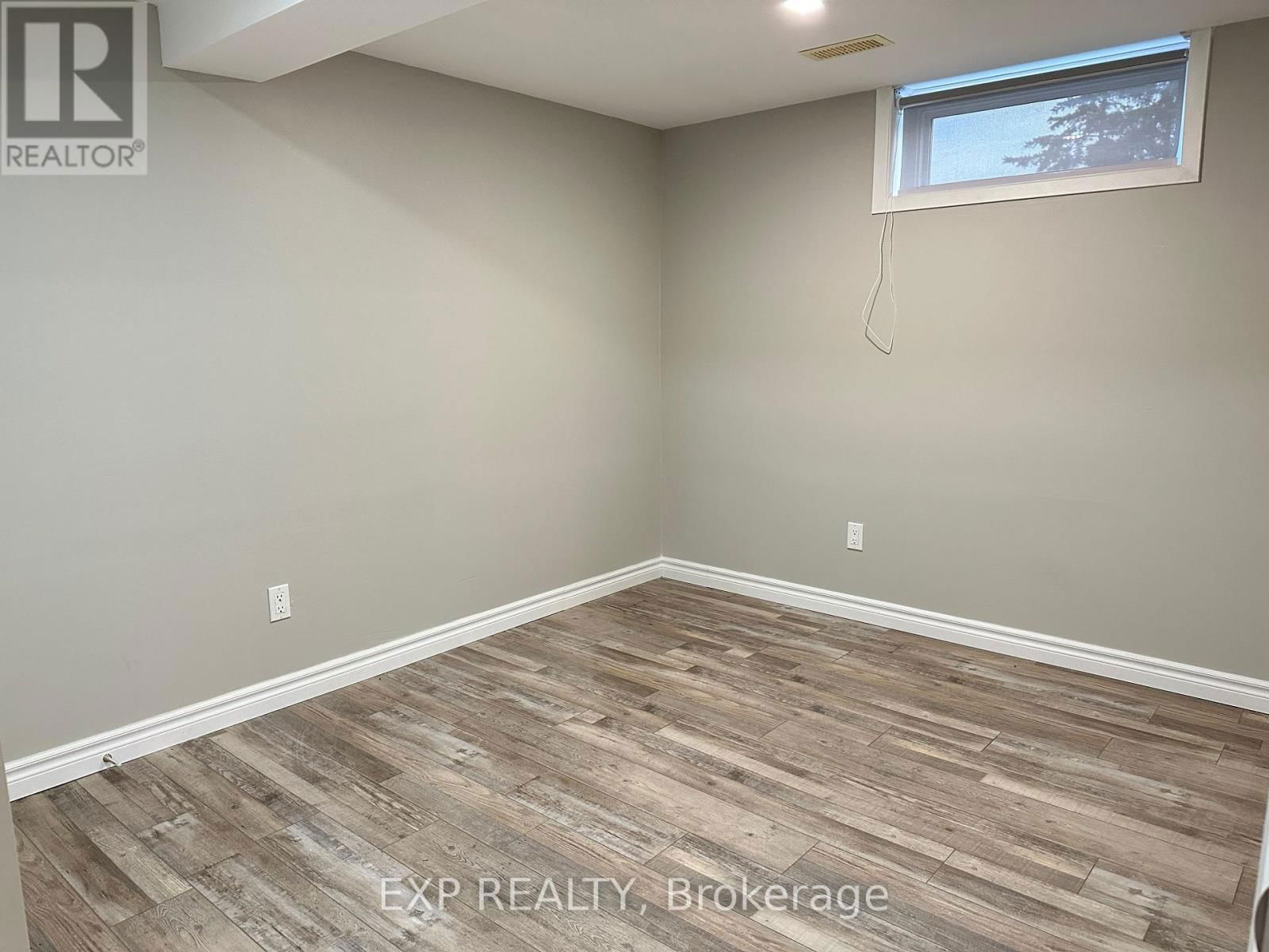 84 SHERWOOD AVENUE Image 17