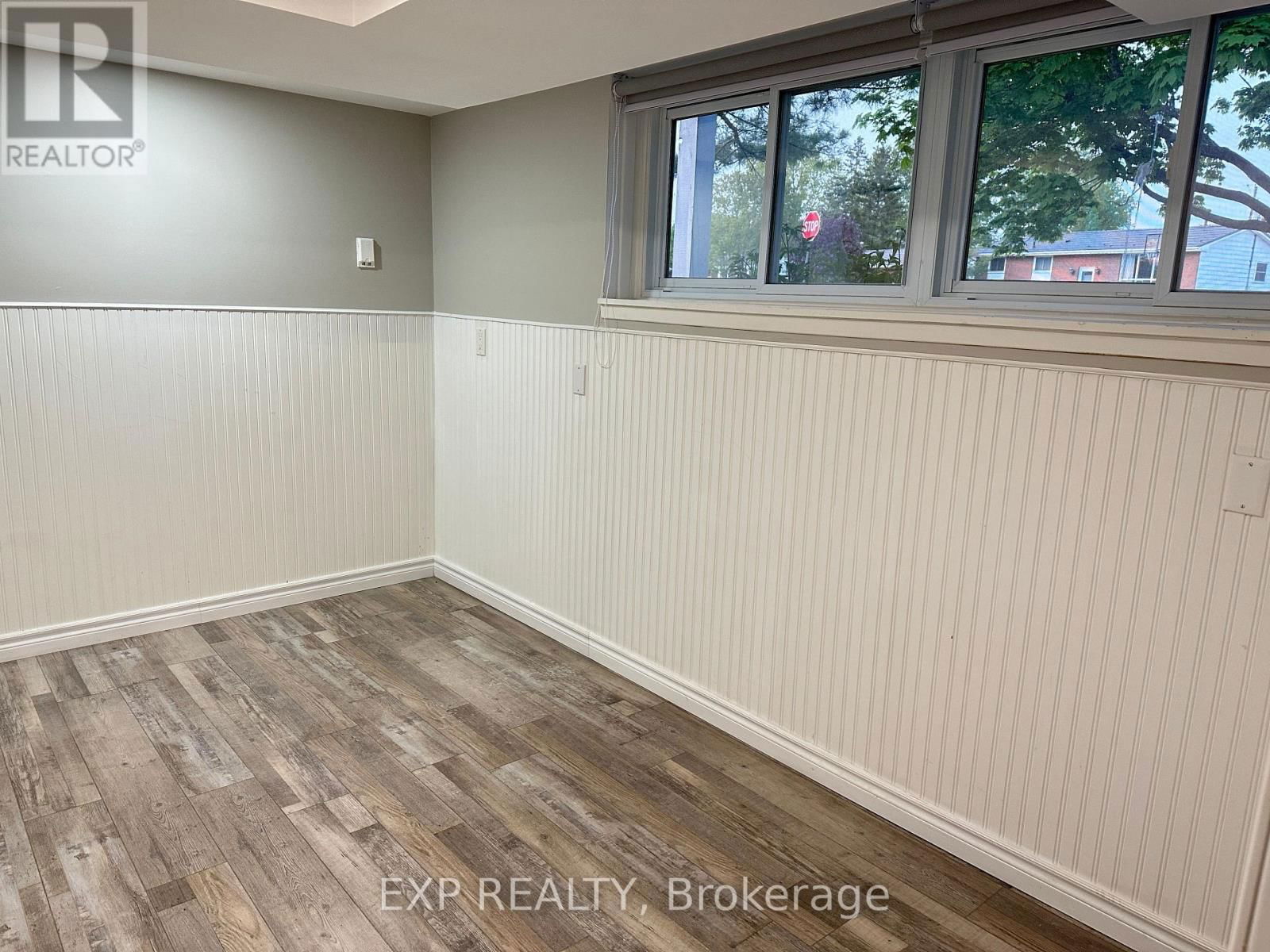 84 SHERWOOD AVENUE Image 18