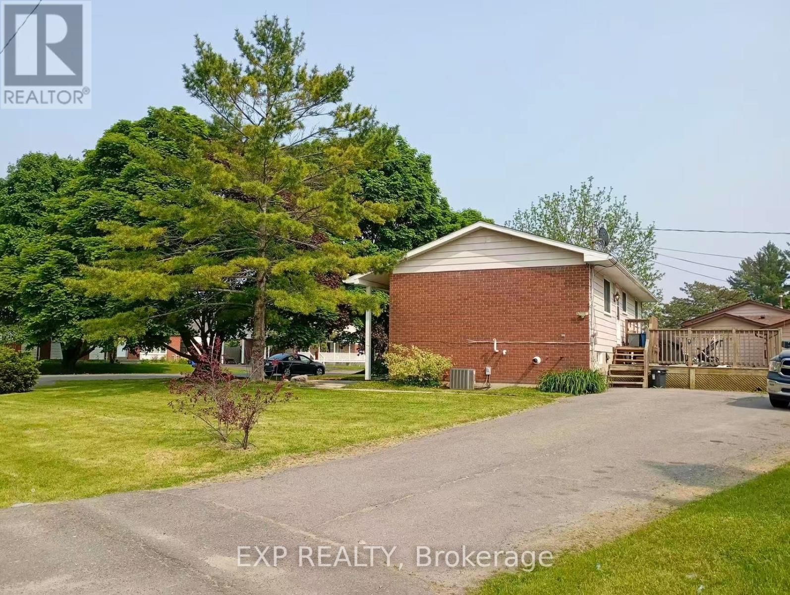 84 SHERWOOD AVENUE Image 3