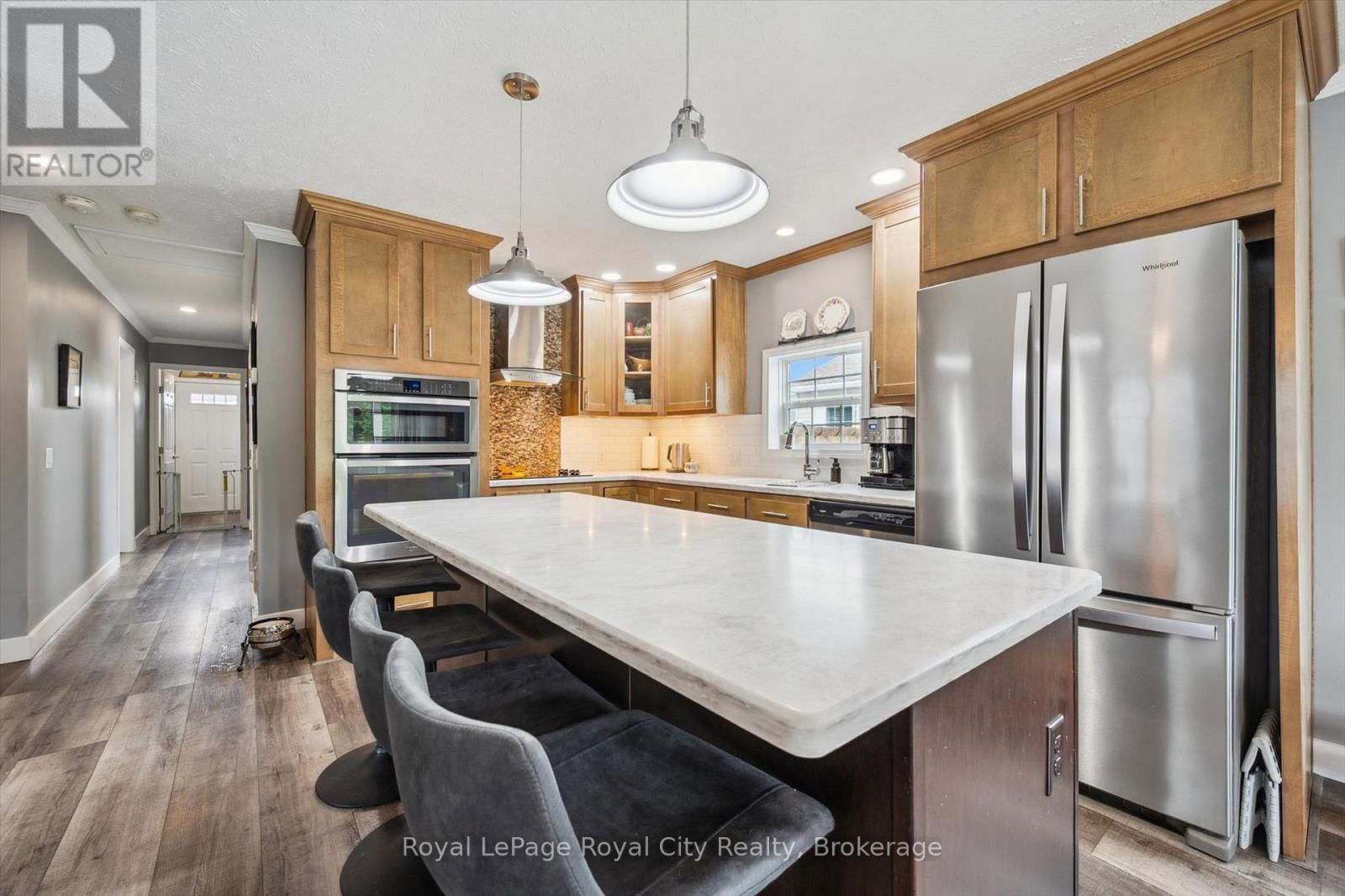 13 BASSWOOD ROAD PVT ROAD Image 16