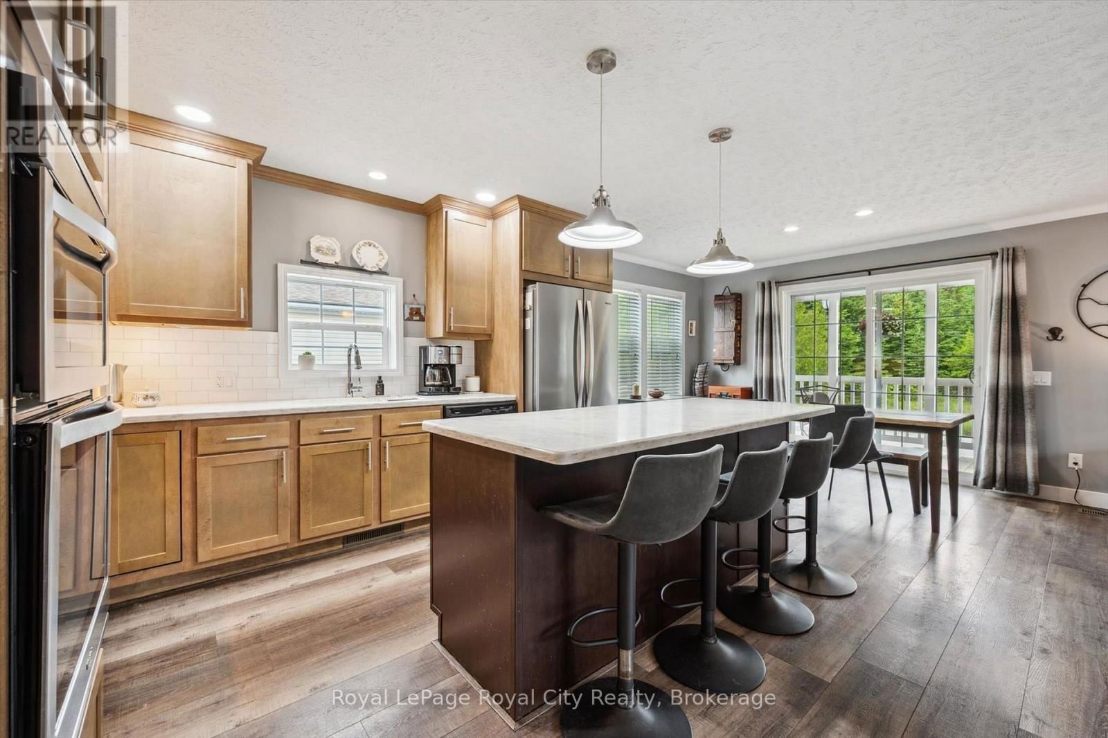 13 BASSWOOD ROAD PVT ROAD Image 17